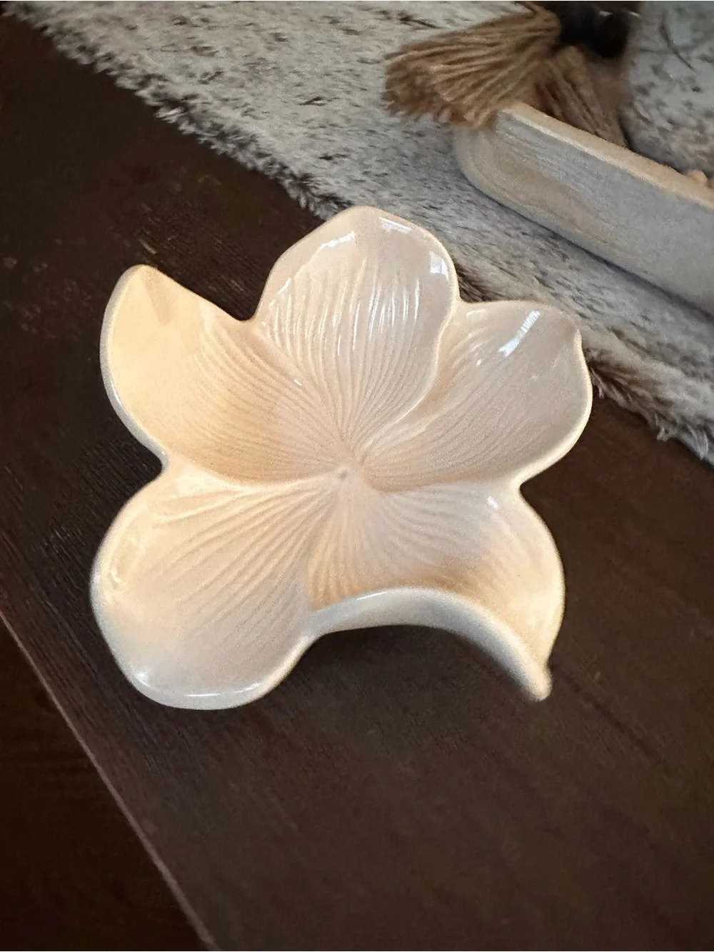 Flower shaped cream color Ceramic decor